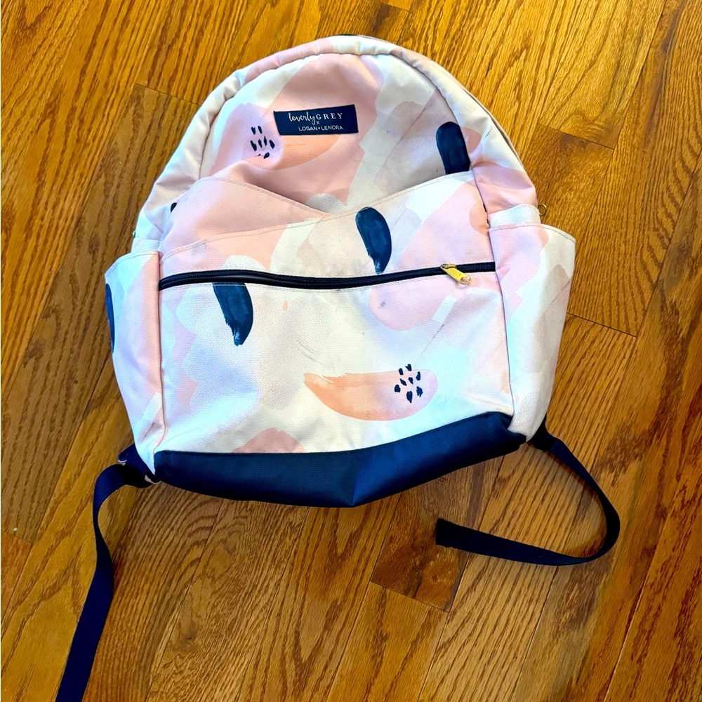 Logan and Lenora (Canvelle) loverly gray pattern backpack.
